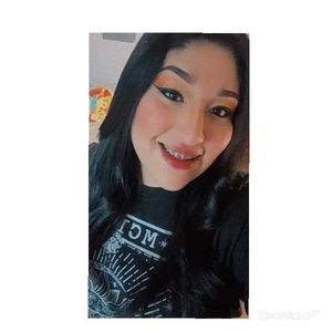 Meet your Posher, Dania